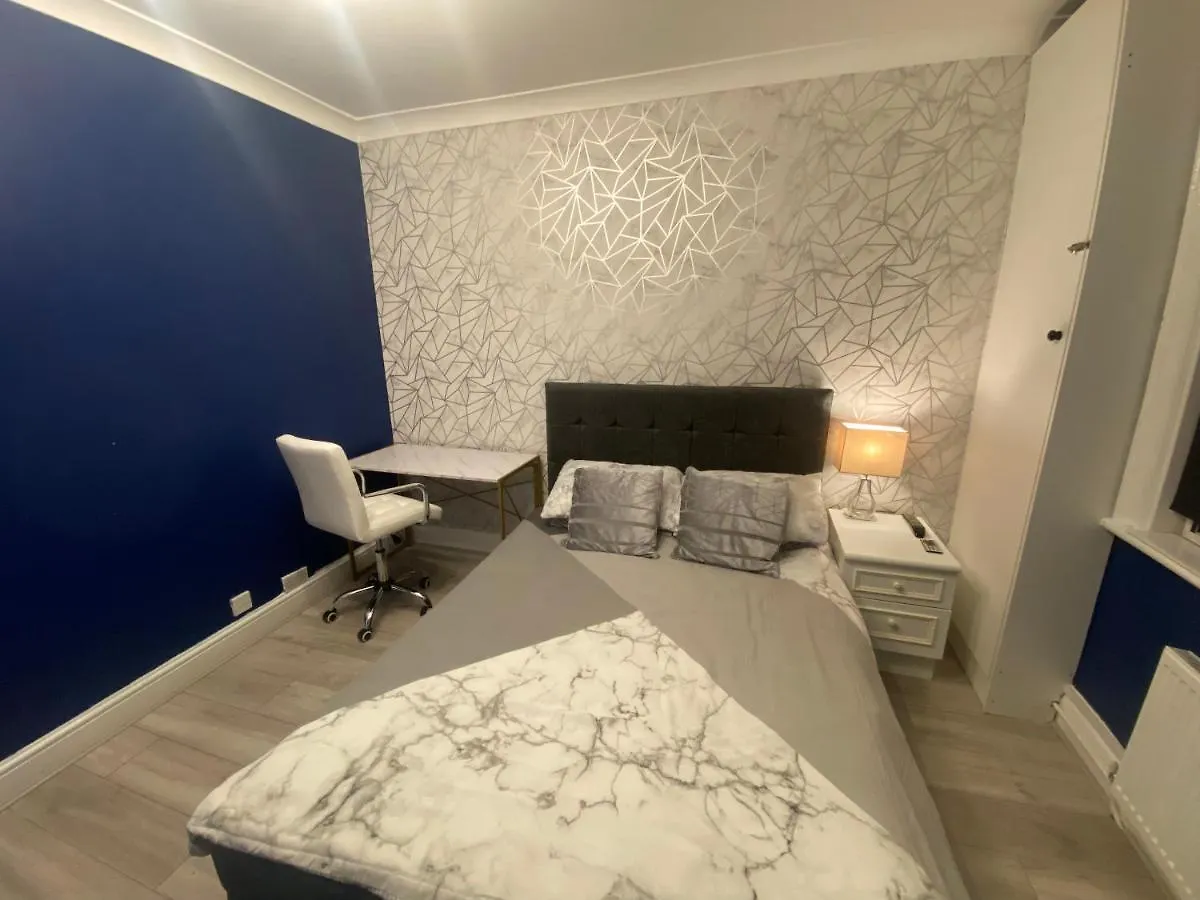 1 Bedroom Luxury Apartments By London City